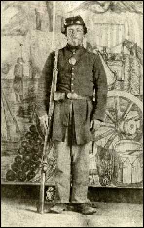 Picture of Pembroke Somerset Beckwith, Private in the 19th Michigan Infantry, Co. D